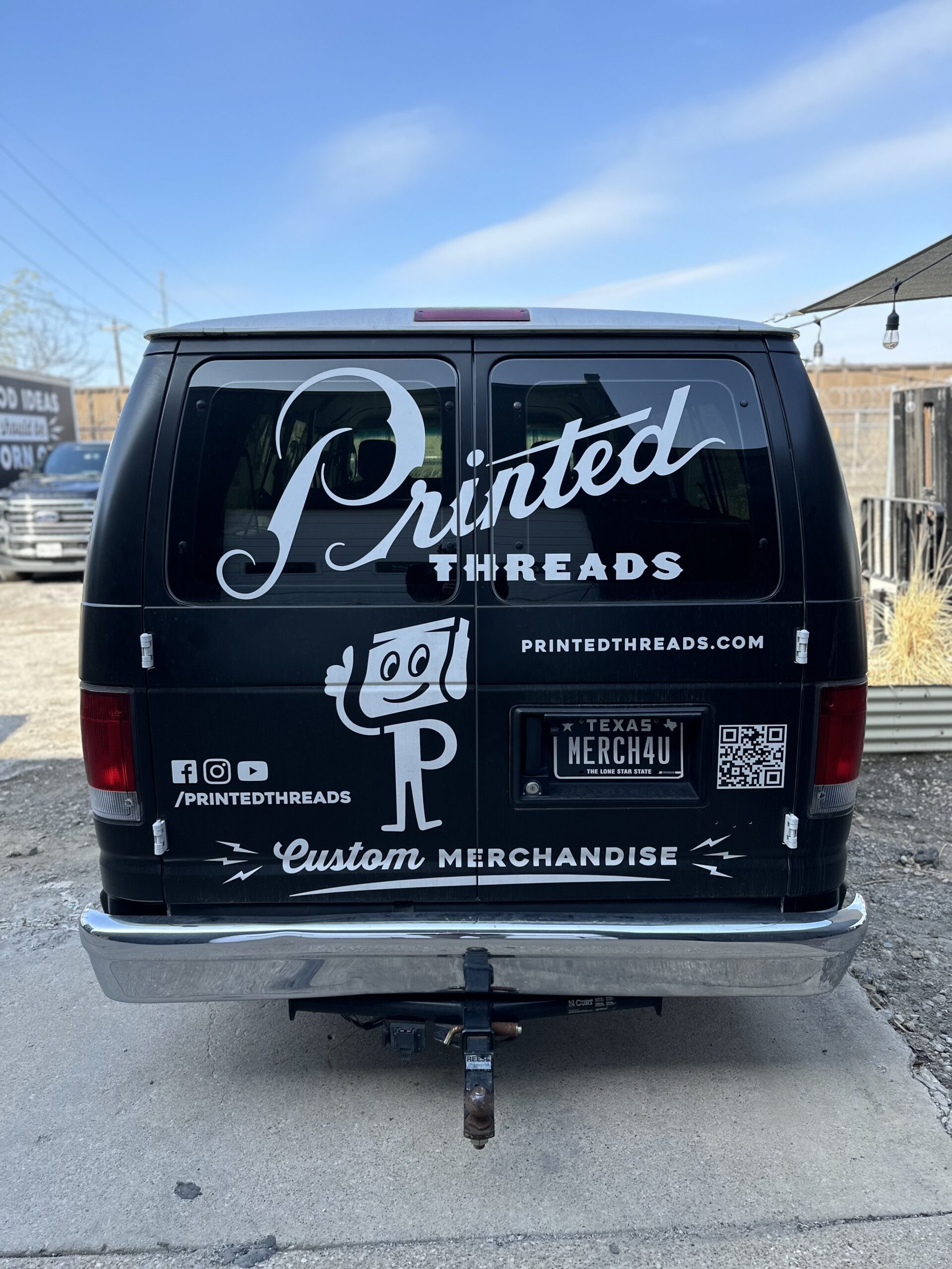 Printed Threads van